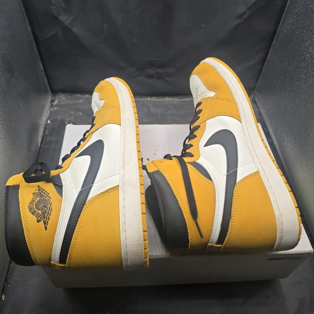 Jordan High-Top Sneakers in‎ Yellow, White & Black